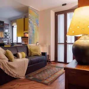 https://stylish-boutique-apartment-city-center.italymilanhotels.net