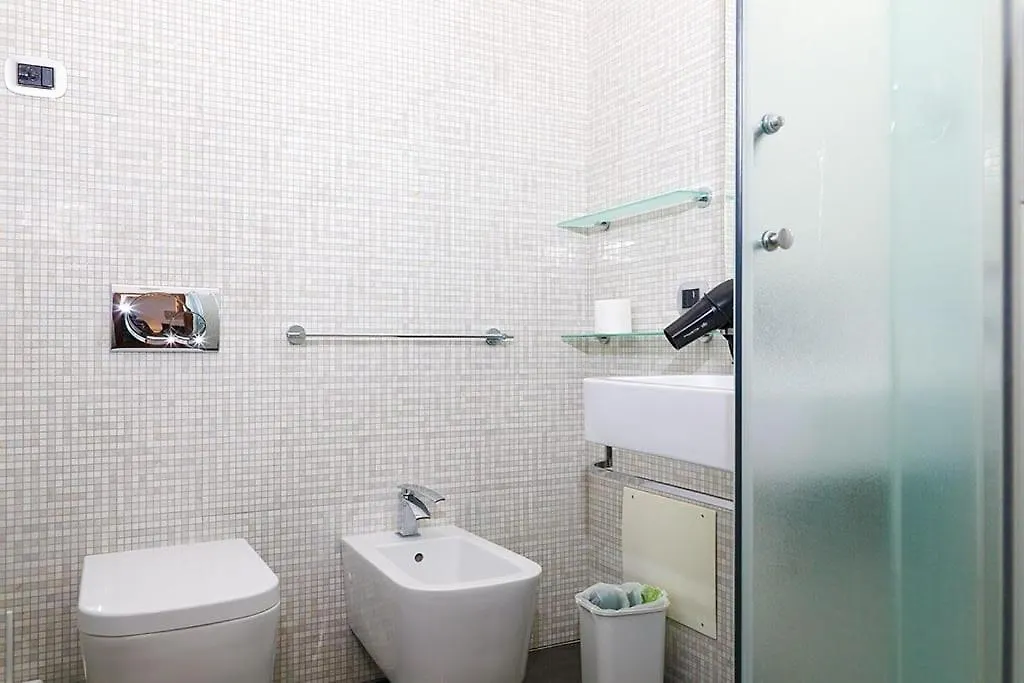 Re Enzo Apartment Bolonia